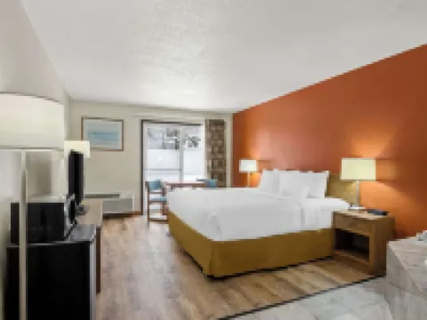 Econo Lodge Manistee Hotels in Manistee