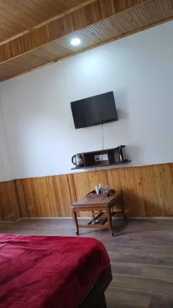 Tirthan Villa and Resort