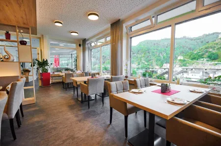 Flair Hotel am Rosenhügel - Garni Отели в г. Кохем