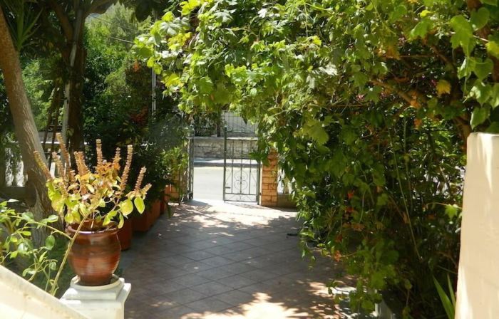 Logaras Apartments