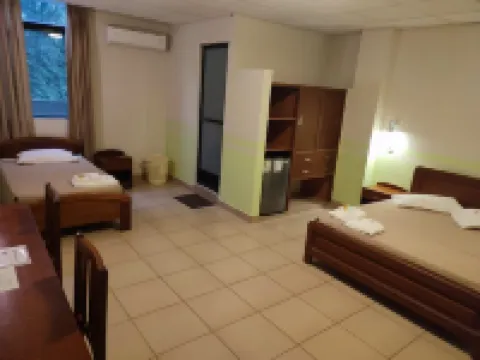 Jr Hotel Hoteles en Camiri