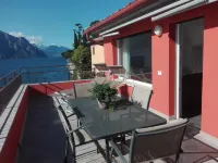 Zamarì Apartments directly by the lake