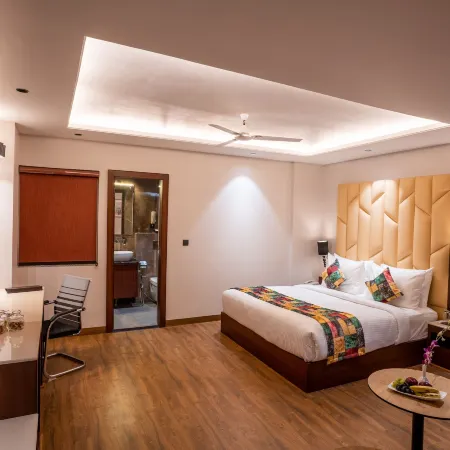 Regenta Place Raaj Agra, Tajganj