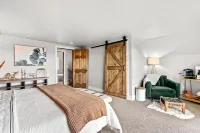 -- New Build -- Horseshoe Hideaway with Amazing Views