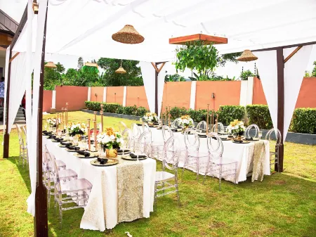 Jlk Guest House & Events Centre Отели в г. Кофоридуа