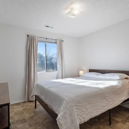 Central Location D in Cul de Sac, 2 Bedroom, 1 Bath-Sleeps 6, Pets Allowed