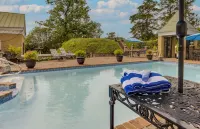 The Inn at Cedar Grove - Pools