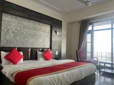 Laxmi Palace Hotels near Mall Rd