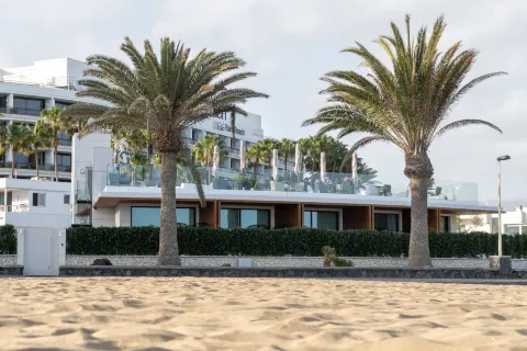 TenSuites - Adults Only