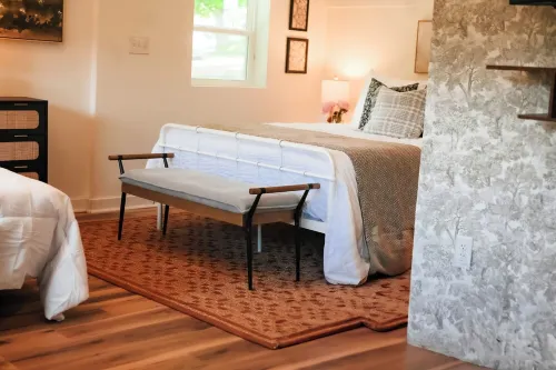 Cozy Lakefront Cottage with Hot Tub on 25-Acre Private Retreat