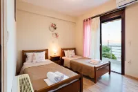 Seaside Getaway - Aelia Villa's Dreamy Paradise - balcón