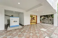 Rohaan Hotels Medavakkam by UPAR