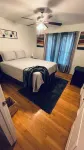 Charming 3-bedroom house in beautiful Jacksonville With WiFI & workspace. Shirley's Professional Alterations附近的飯店