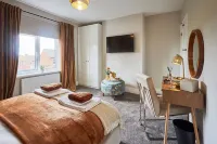 Host & Stay - South Riggs