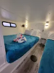 Luxury Yacht! Incredible Views! Close to Downtown! Hotels near The LH Bead Gallery