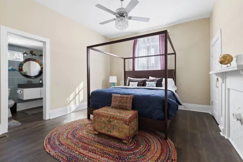 Artful 3BR King Beds in Historic District