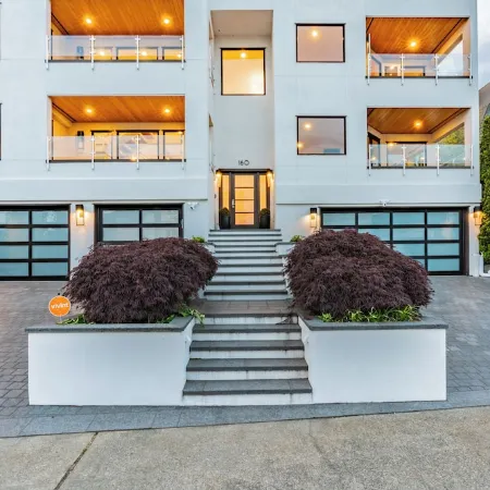 Queen Anne Executive Retreat, Skyline Views w/Private Gym, 7000 Sqft