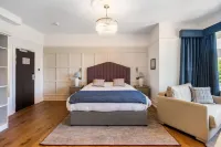 Sidcot Arms Hotels in Winscombe