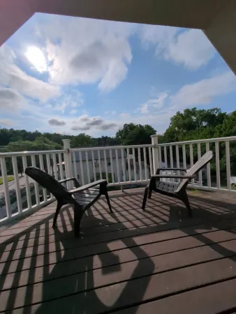 Cozy Loft steps from VT Downtown