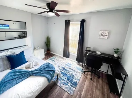 Rhythm & Blues Retreat near Syracuse University! Отели рядом с достопримечательностью «The Oncenter»