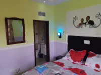 Apartment 2 (soft creams) Kuwait City Residencebonamoussadi) bangué