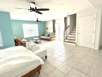 East End Paradise Villas 4Bd3.5B-Private Beach-On the Water-w/ Sea Level Studio