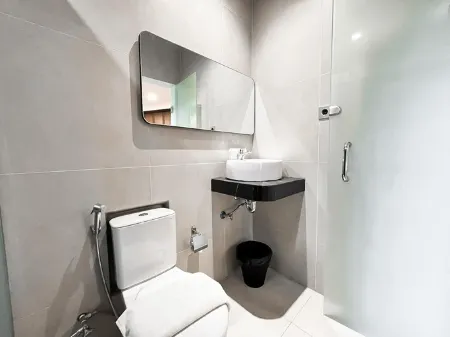 Spot 43 Cafe and Hotel