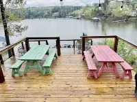 A-Deck With a View. A unique lakeside home on Smith Lake