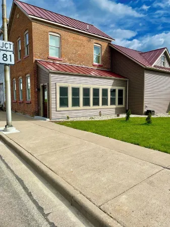 Get away to the Mississippi River View-2 Bedroom-2 Full Bathrooms