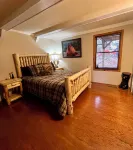 Abundant Acres Retreat 5 minutes from first chair on Beech Mountain, sleeps 9