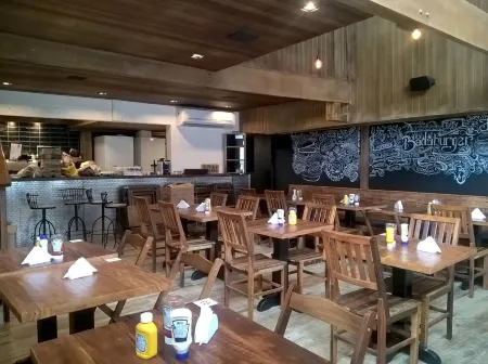 Juquehy Condominium, sea front 14, beach view. Отели в г. Juquei