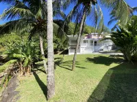 Coco-mango Apt. C vue sur mer à 250 m de la Plage de la Perle Hotels in