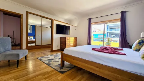 Spacious Penthouse w/ Barbecue, wifi, 2 terraces & Views