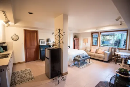 Oceanfront Suite with Hot Tub