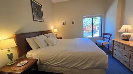 Eagle Summit Collection