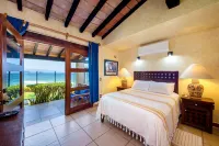 7 bdrm Classic Hacienda on Puerto Vallarta´s best swimming beach, sleeps 24. Hotels in 