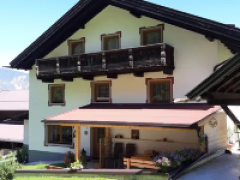 Ferienhof Fürruter, free Wi-Fi, 3 bedrooms, up to 6 persons Hotels in Sautens