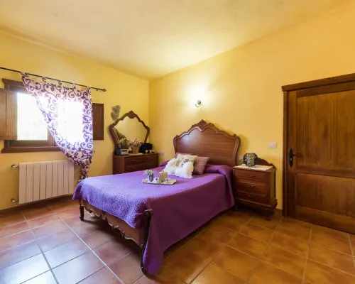 charming house in the middle of nature with pool .Ideal couples. Hotels in Comarca Norte