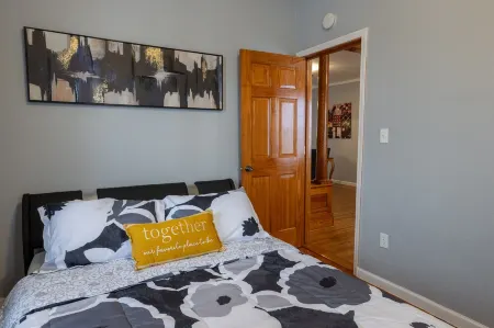 Beautiful 2 Bedroom Apt. With fast Wifi & Netflix