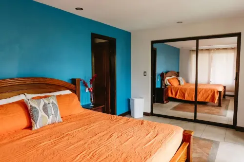 Casa Mirador: Pool, Swim up Bar, Slide in central location!