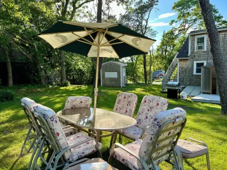 Fido friendly Walk to Red River Beach - Sleeps 20 - Hot tub - Bring your boat!