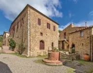 Three-room apartment 2 Borgo Fattoria Tenuta il Santo Monticiano Siena Hotels near Mura e torri di Petriolo