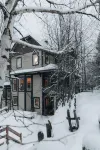5BD Scani Chic! Mountain View! 6 mins to Skiing!