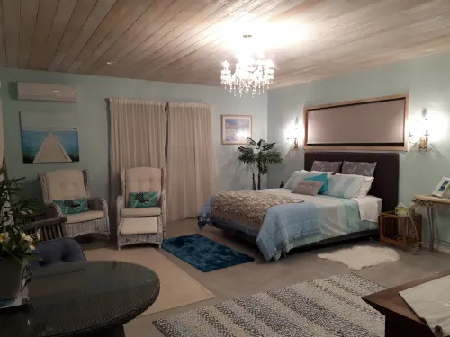 Twin Palms Ocean Beach, Self Contained Chalet.