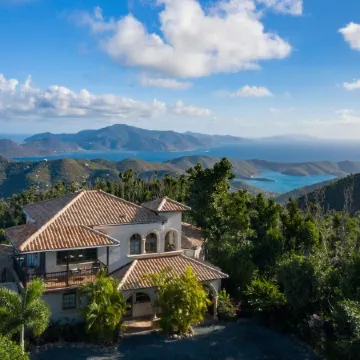 Alta Vista - Mint Condition, Private Pool, 50 Mile Views and a Backup Generator!