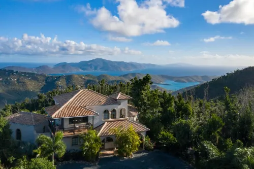 Alta Vista - Mint Condition, Private Pool, 50 Mile Views and a Backup Generator!
