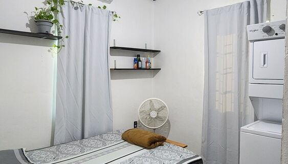 Cozy 2-bedroom bungalow in the outskirts of San Ignacio with WiFi, AC Отели в г. Сан-Игнасио