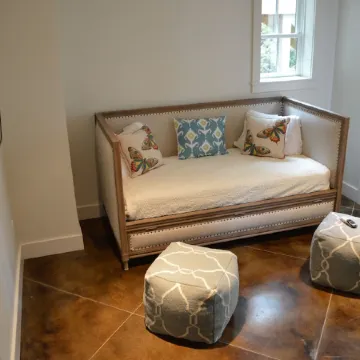 Exclusive Smith Lake Slice of Heaven  in the Gated Point William Development.