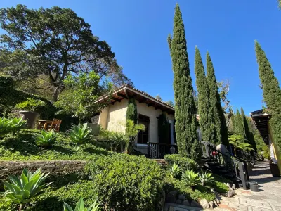 Cozy Studio in Quiet Condo with Heated Pool Hotels in 