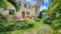 Beautiful 4-bedroom house in Maynards with WiFi in close proximity to 2 marinas